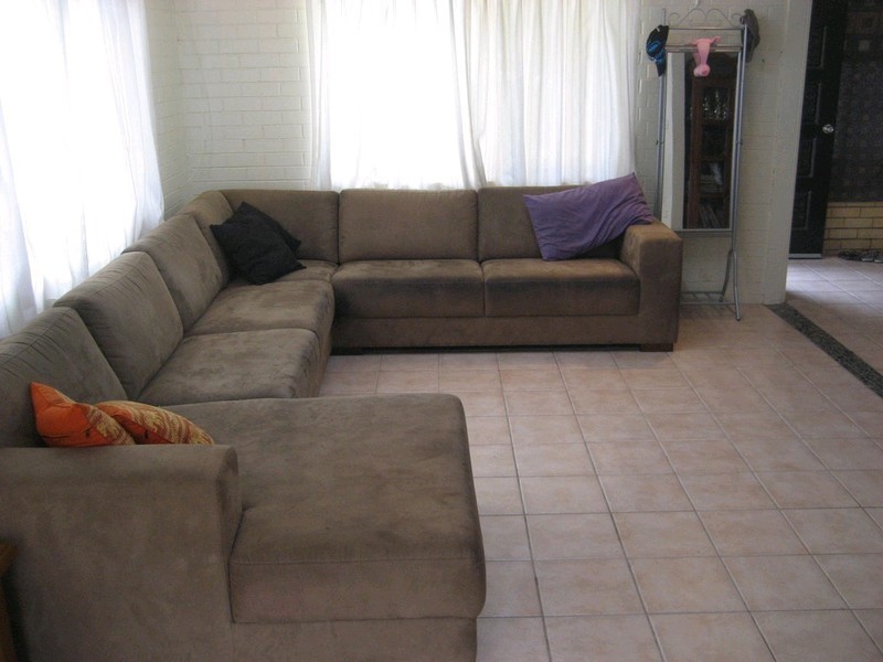 1 Murrumba Court, Flinders View QLD 4305