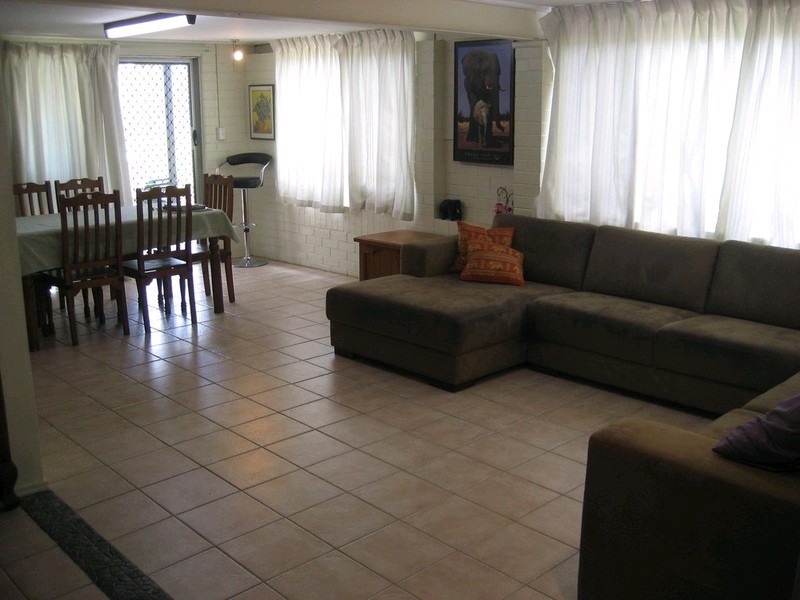 1 Murrumba Court, Flinders View QLD 4305