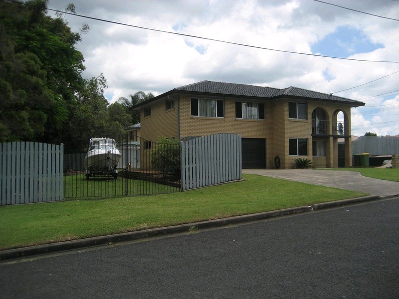 1 Murrumba Court, Flinders View QLD 4305