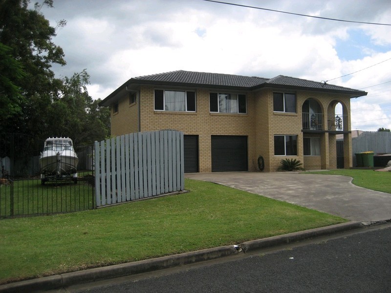 1 Murrumba Court, Flinders View QLD 4305