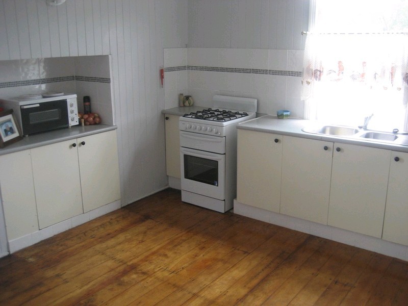 25 Alexandra Street, Booval QLD 4304