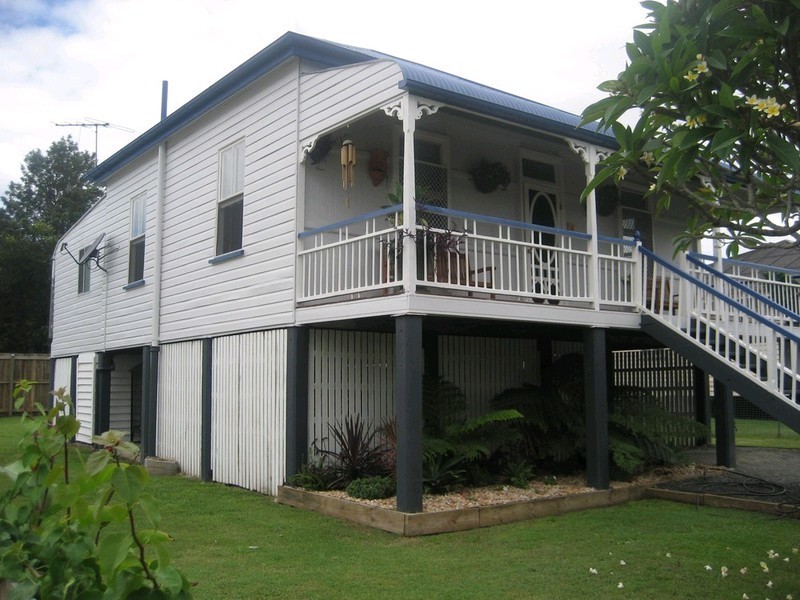 25 Alexandra Street, Booval QLD 4304