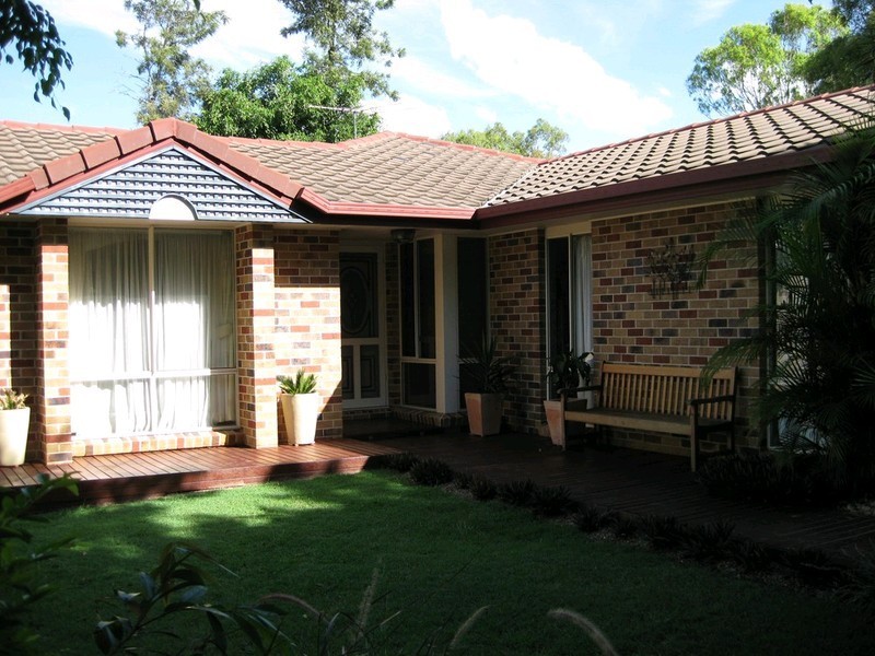 80 Jonquil Circuit, Flinders View QLD 4305