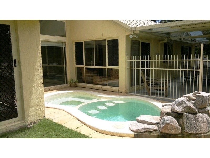 12 Elmhurst Crescent, Flinders View QLD 4305