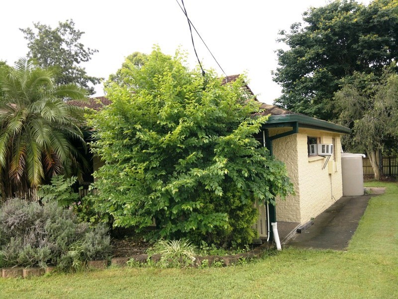 9 Prunda Parade, Raceview QLD 4305