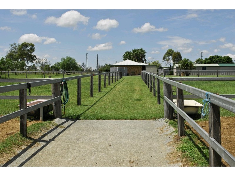 515 Middle Road, Purga QLD 4306