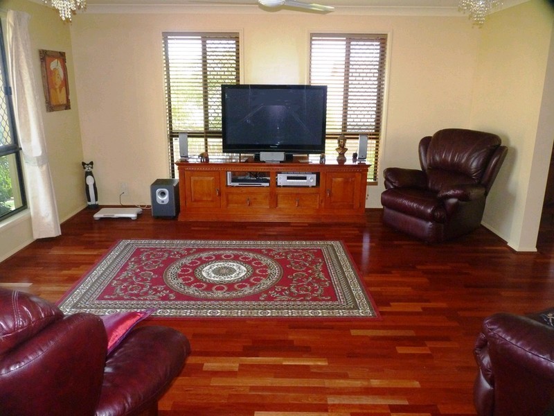 16 Chestnut Drive, Flinders View QLD 4305