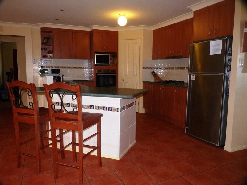 16 Chestnut Drive, Flinders View QLD 4305