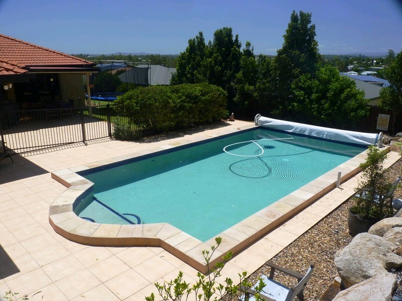 16 Chestnut Drive, Flinders View QLD 4305