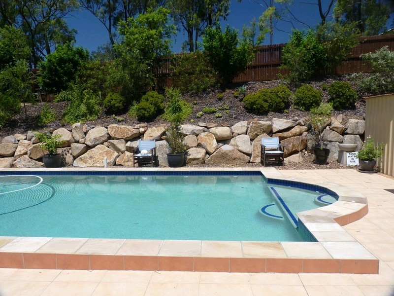 16 Chestnut Drive, Flinders View QLD 4305