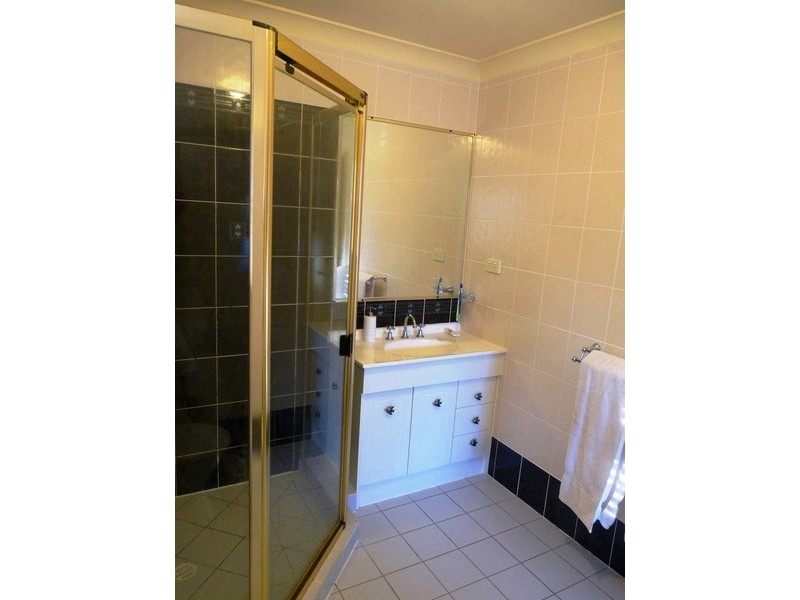 16 Chestnut Drive, Flinders View QLD 4305