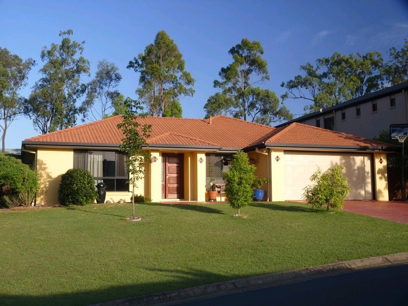 16 Chestnut Drive, Flinders View QLD 4305