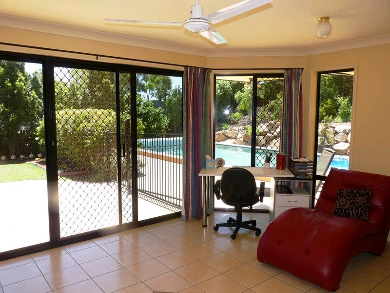 16 Chestnut Drive, Flinders View QLD 4305