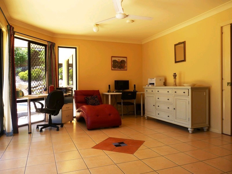 16 Chestnut Drive, Flinders View QLD 4305