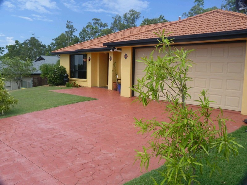 16 Chestnut Drive, Flinders View QLD 4305