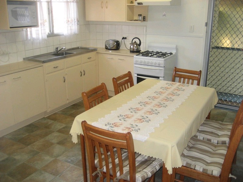 23 Crosshill Street, Leichhardt QLD 4305