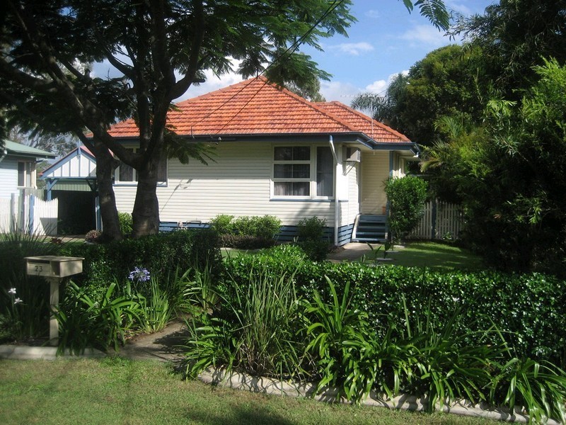 23 Crosshill Street, Leichhardt QLD 4305