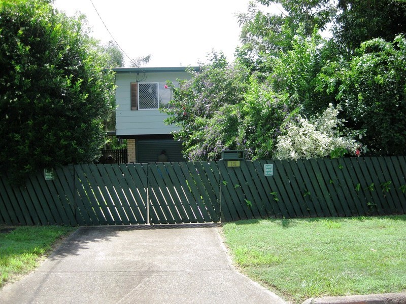 15 Prunda Parade, Raceview QLD 4305