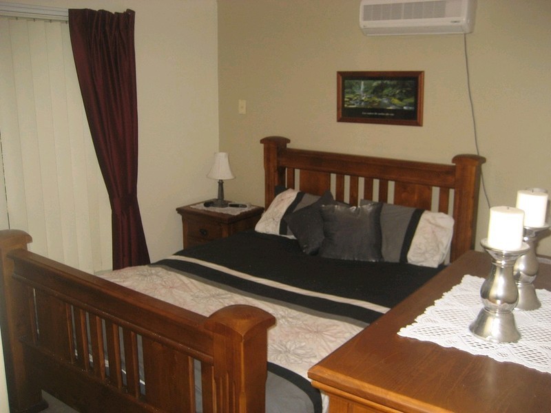 9 Hillcrest Place, Flinders View QLD 4305