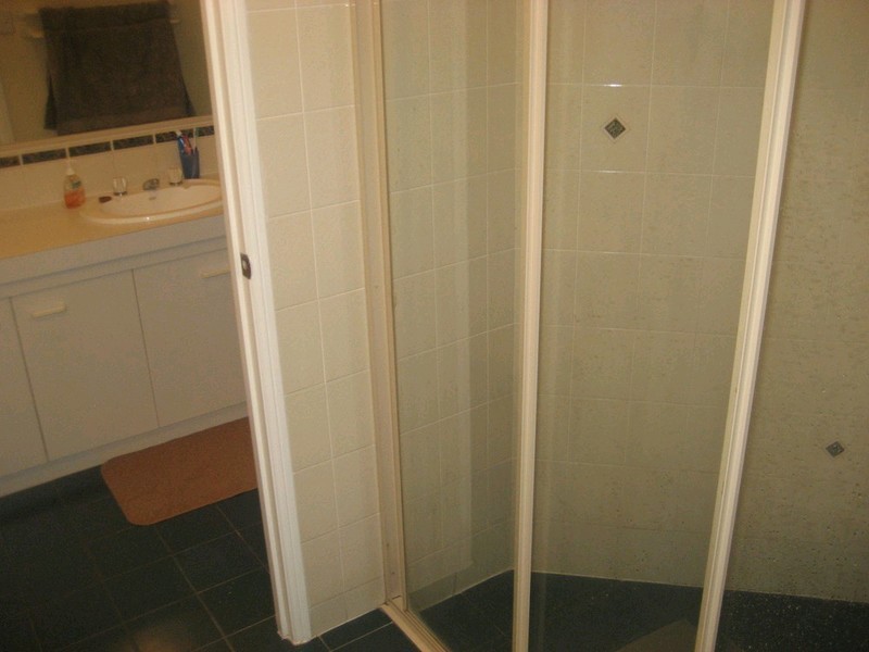 9 Hillcrest Place, Flinders View QLD 4305