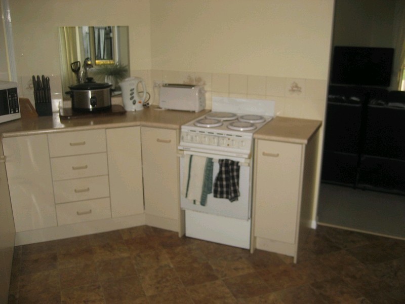 9 Hillcrest Place, Flinders View QLD 4305