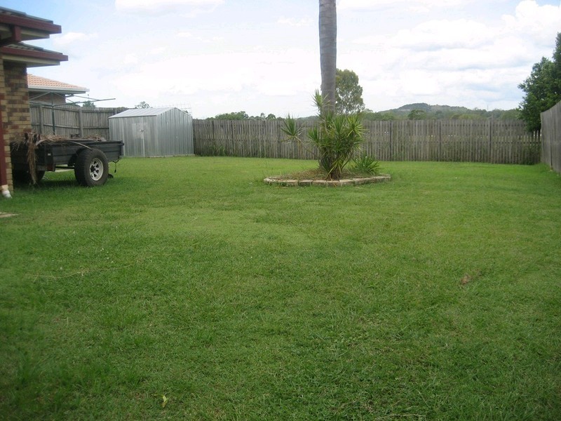 9 Hillcrest Place, Flinders View QLD 4305