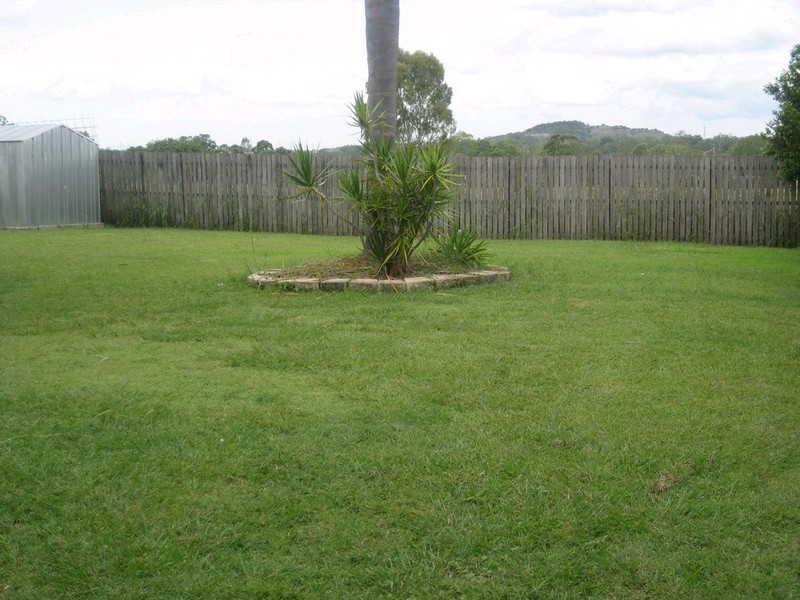 9 Hillcrest Place, Flinders View QLD 4305