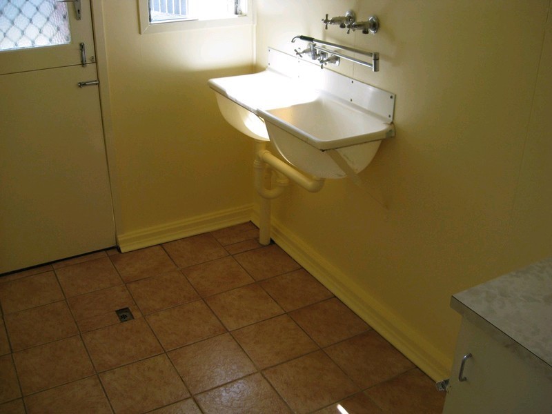 15 Wills Street, Leichhardt QLD 4305