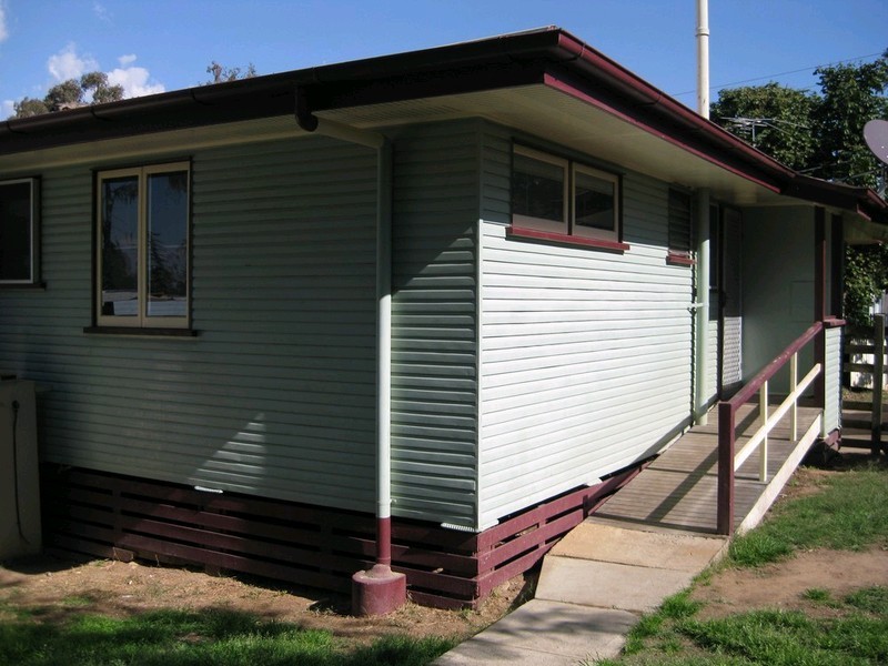 15 Wills Street, Leichhardt QLD 4305