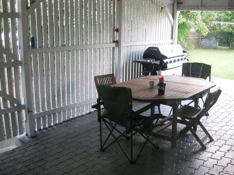 6 Blaxland Street, Eastern Heights QLD 4305