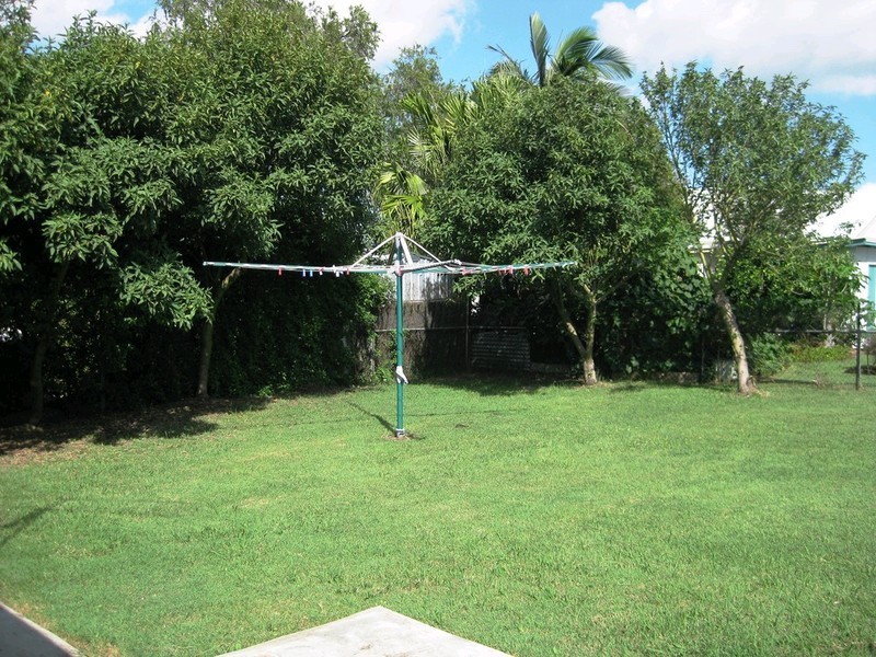 6 Blaxland Street, Eastern Heights QLD 4305