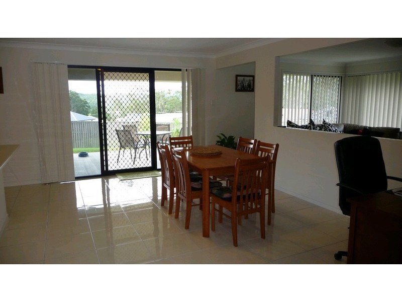 5 Crystalwood Court, Fernvale QLD 4306