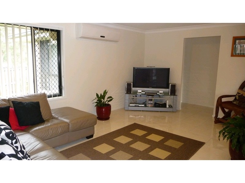 5 Crystalwood Court, Fernvale QLD 4306