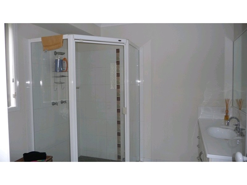 5 Crystalwood Court, Fernvale QLD 4306