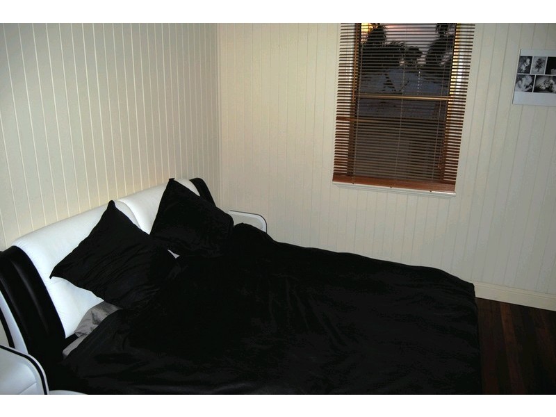Raceview QLD 4305