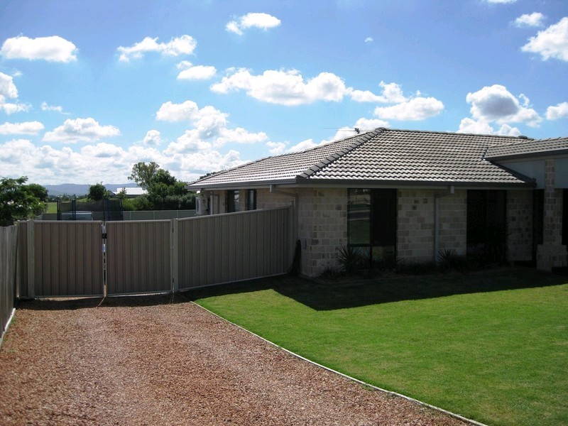 170 Edwards Street, Raceview QLD 4305