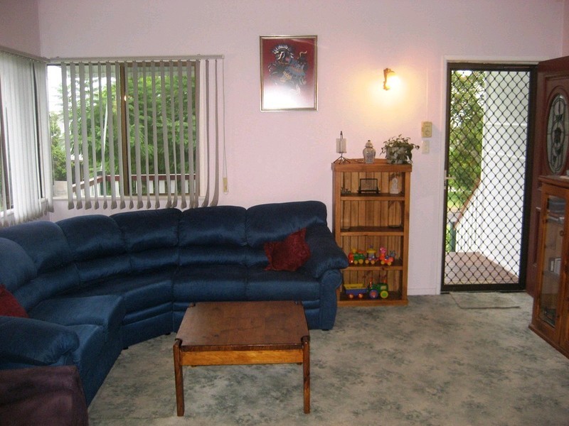 9 Orangefield Street, Eastern Heights QLD 4305