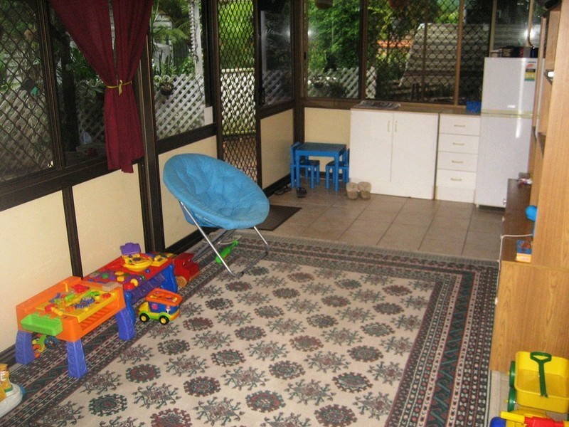 9 Orangefield Street, Eastern Heights QLD 4305