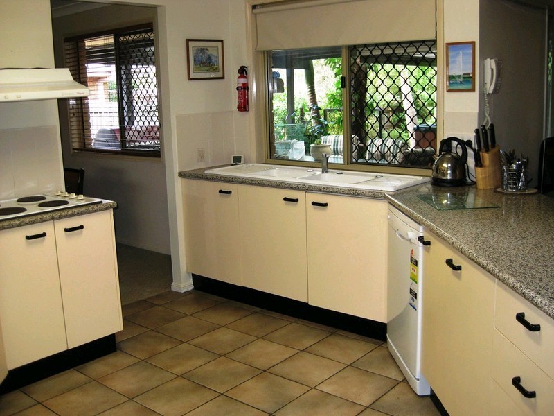 9 Cocos Place, Raceview QLD 4305