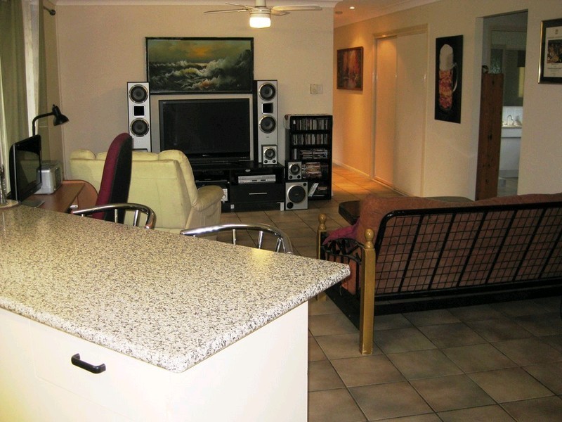 9 Cocos Place, Raceview QLD 4305