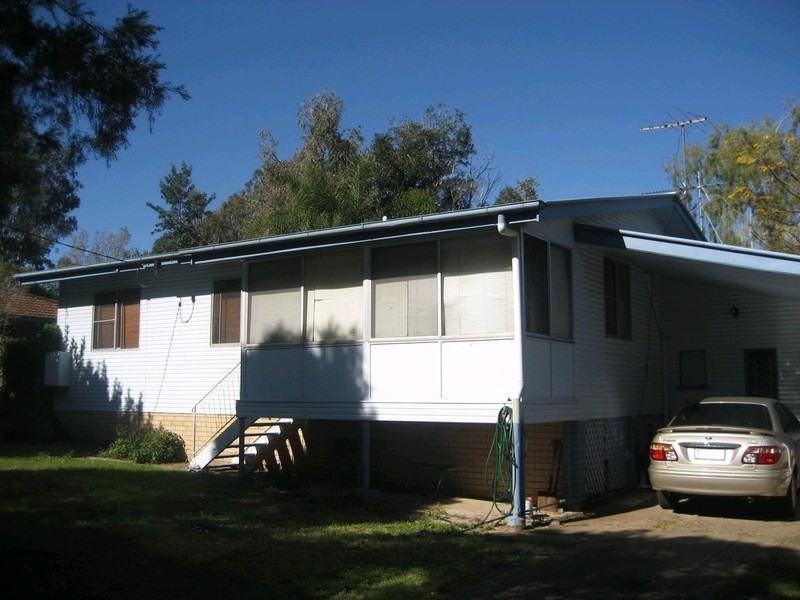 106 Aspinall Street, Leichhardt QLD 4305
