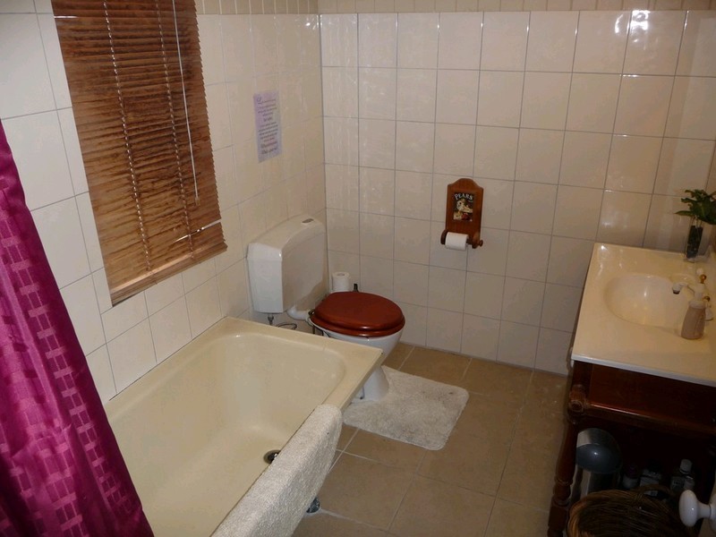 79 Cemetery Road, Raceview QLD 4305