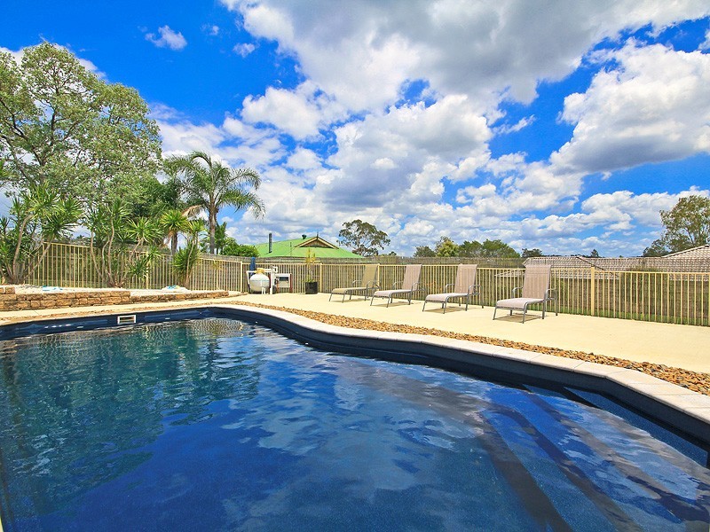 9 Nautilus Close, Karalee QLD 4306