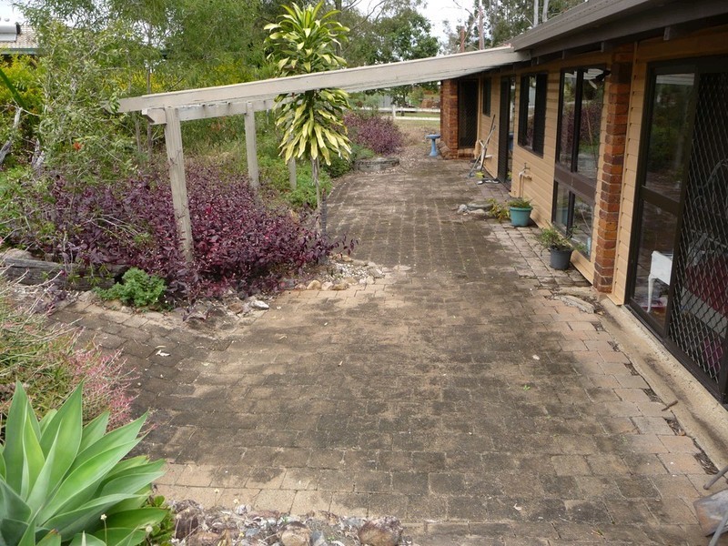 86 Poplar Street, Walloon QLD 4306