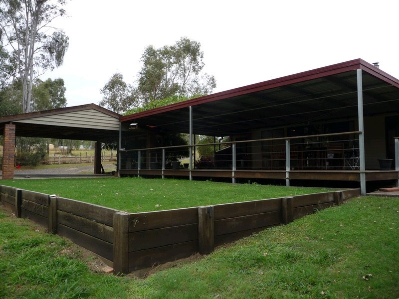 86 Poplar Street, Walloon QLD 4306