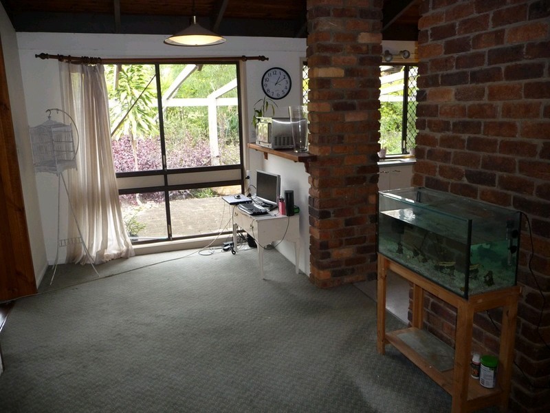 86 Poplar Street, Walloon QLD 4306