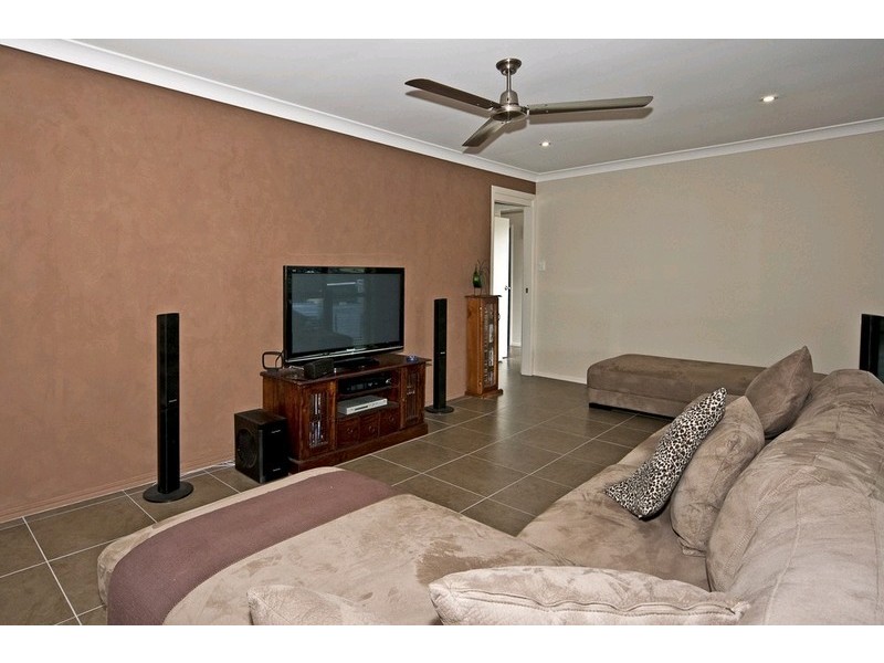 38 Rockman Drive, Raceview QLD 4305