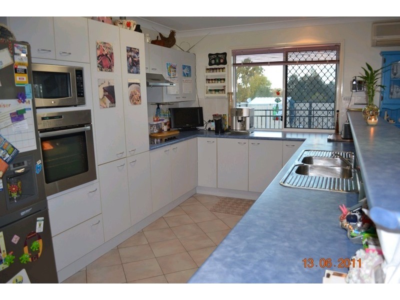 2 Banbury Court, Willowbank QLD 4306