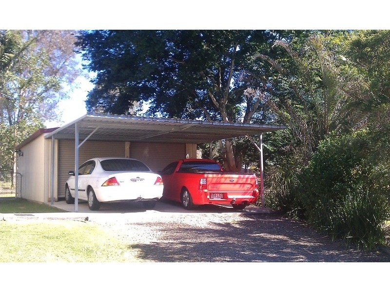 10 Brushbox Place, Walloon QLD 4306