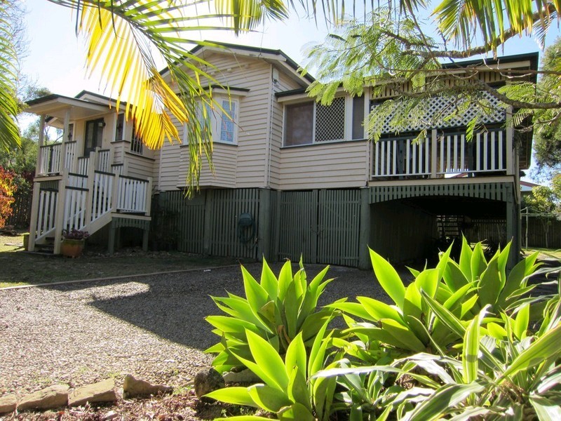 2 Smart Avenue, Eastern Heights QLD 4305